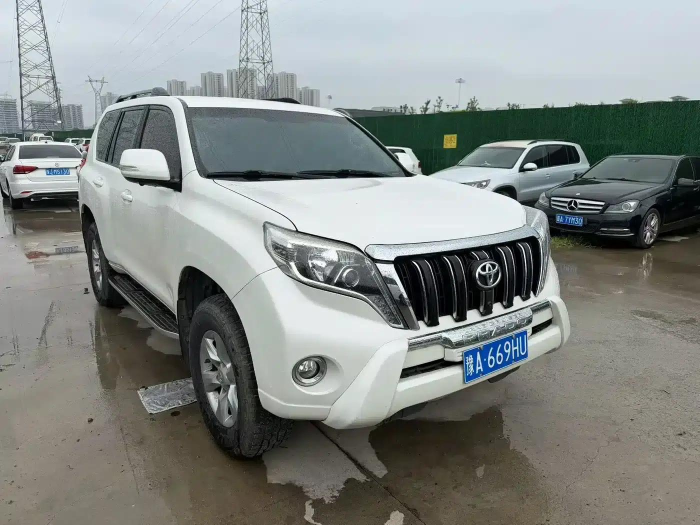 2010 Prado Imported Model 2.7L Automatic Standard Edition — миниатюра 3