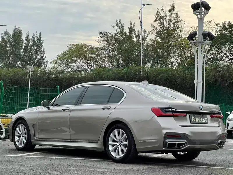 2016 BMW 7 Series 730Li Leading Edition — миниатюра 4