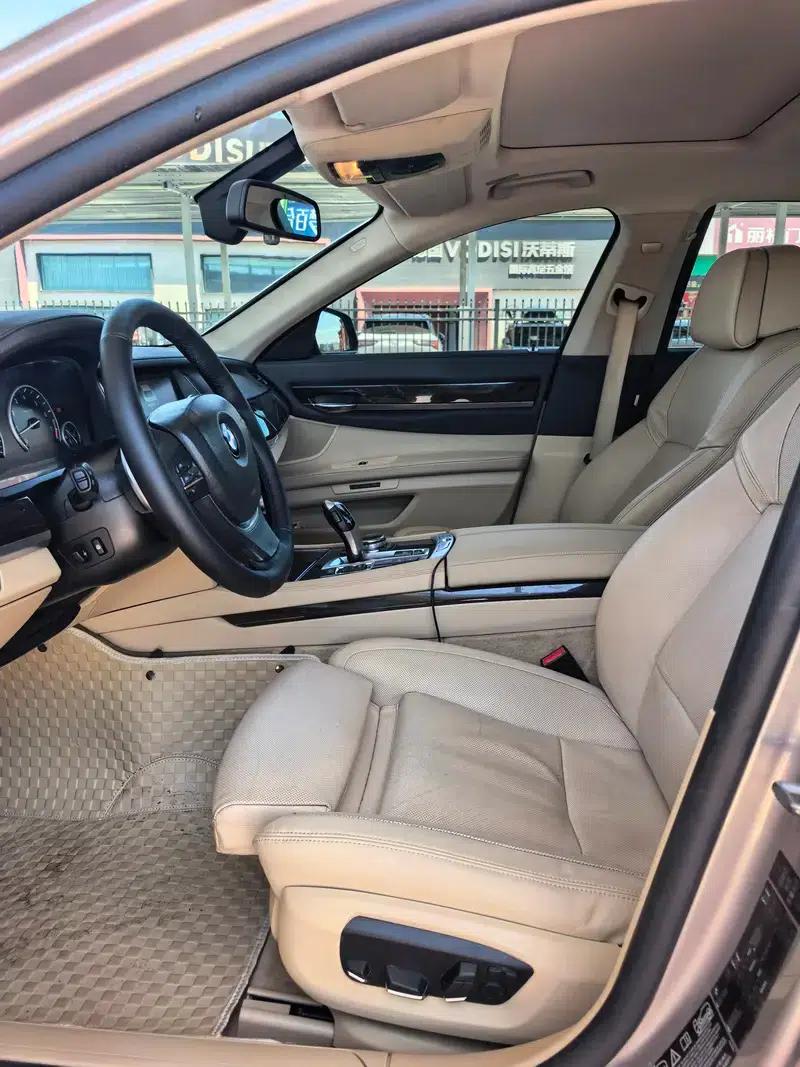 2013 BMW 7 Series 740Li Leading Edition — миниатюра 8