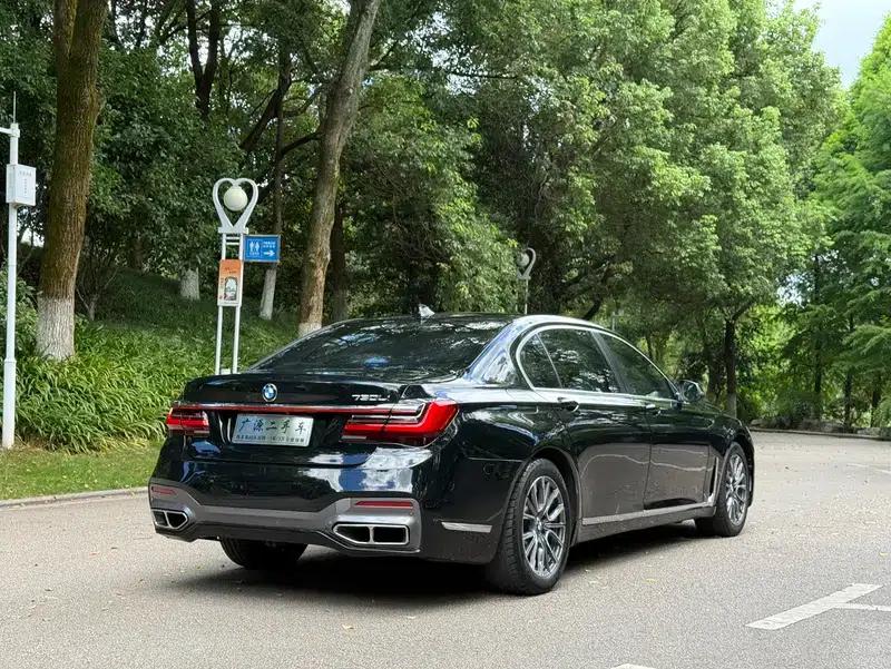 BMW 7 Series 2013 730Li Leading Edition — миниатюра 6