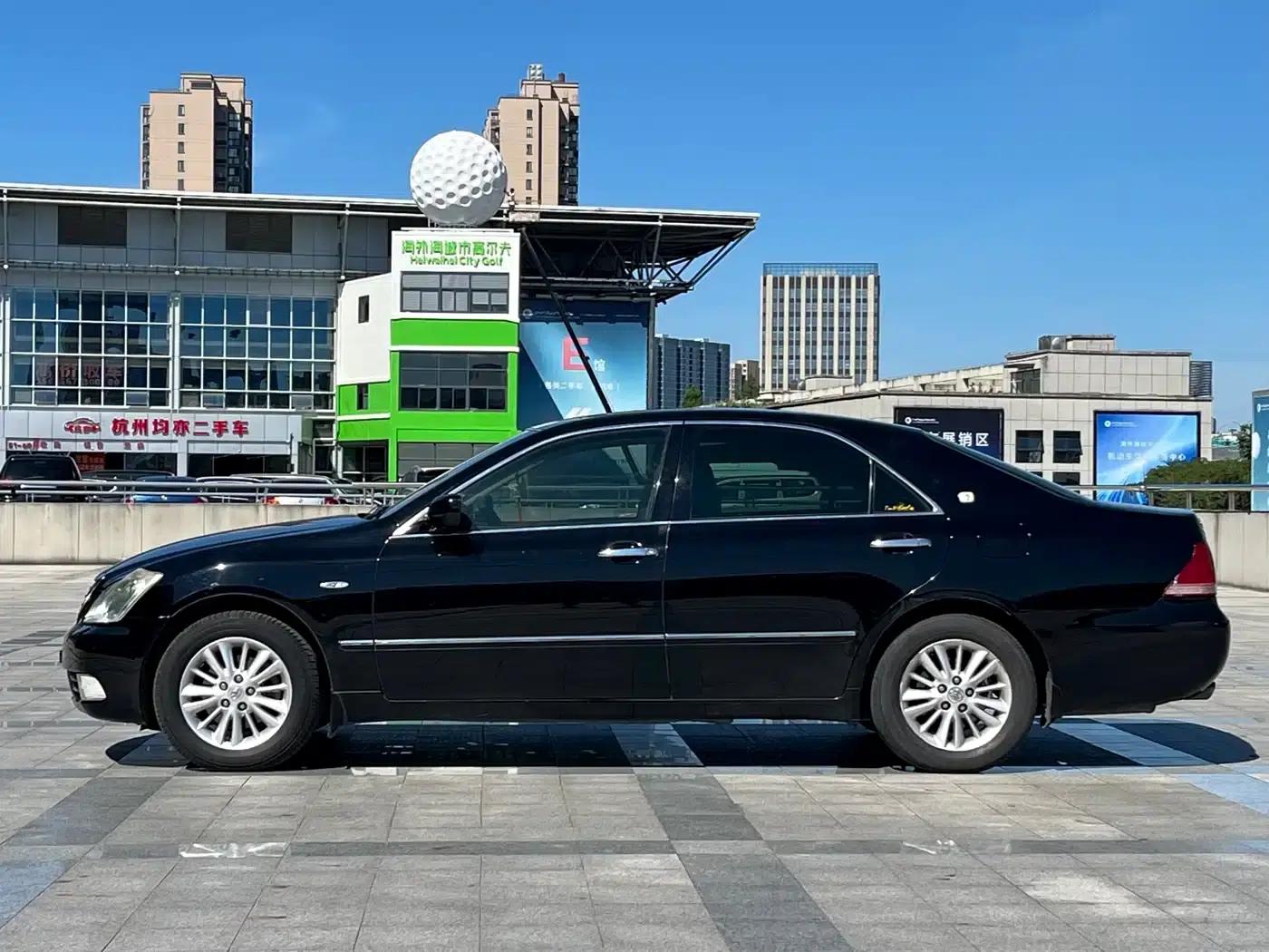 Crown 2007 2.5L Royal Special Edition — миниатюра 3