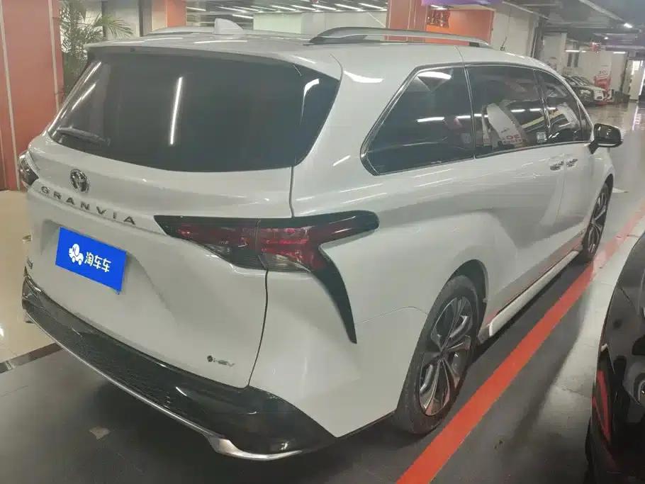 2024 Grevia 2.5L Hybrid Premium Plus Edition — миниатюра 3