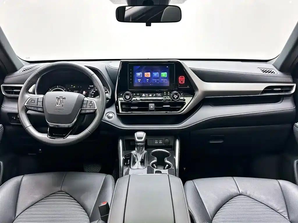 Crown Land Cruiser 2024 2.5L HEV 4WD Luxury Edition — миниатюра 12