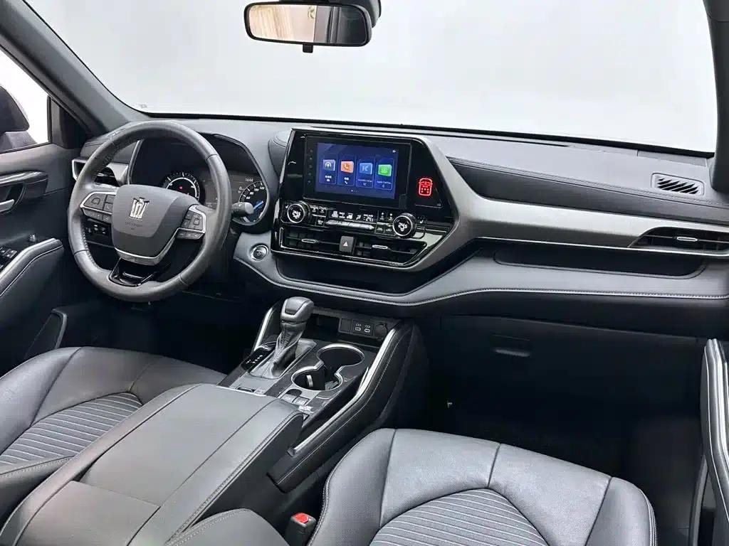 Crown Land Cruiser 2024 2.5L HEV 4WD Luxury Edition — миниатюра 13