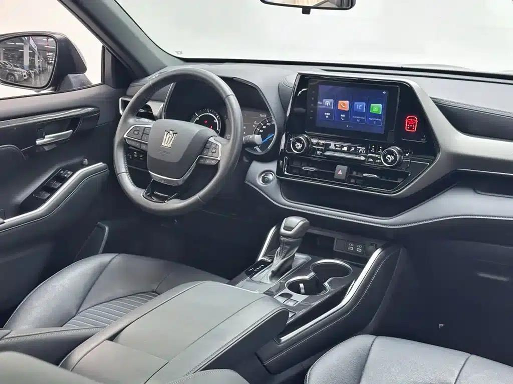 Crown Land Cruiser 2024 2.5L HEV 4WD Luxury Edition — миниатюра 14