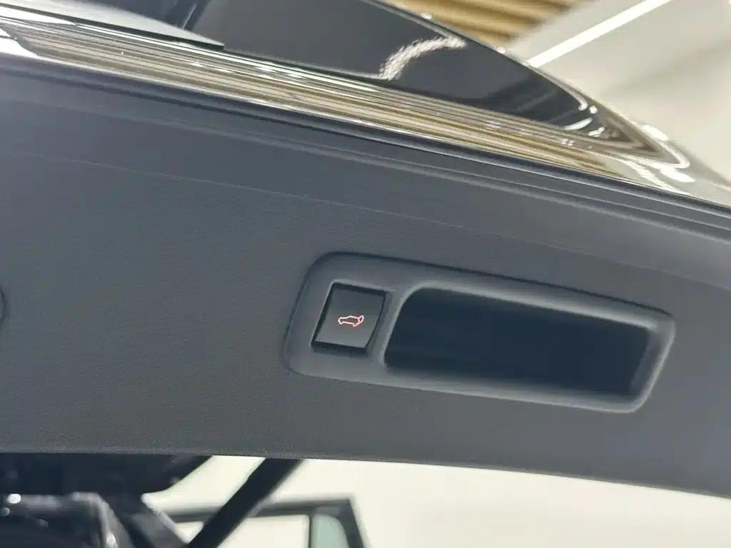 Crown Land Cruiser 2024 2.5L HEV 4WD Luxury Edition — миниатюра 20