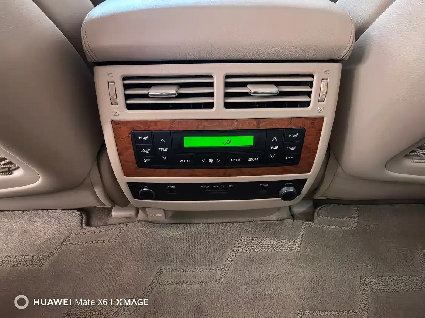 2012 Land Cruiser 4.6L Automatic VX-R — миниатюра 11