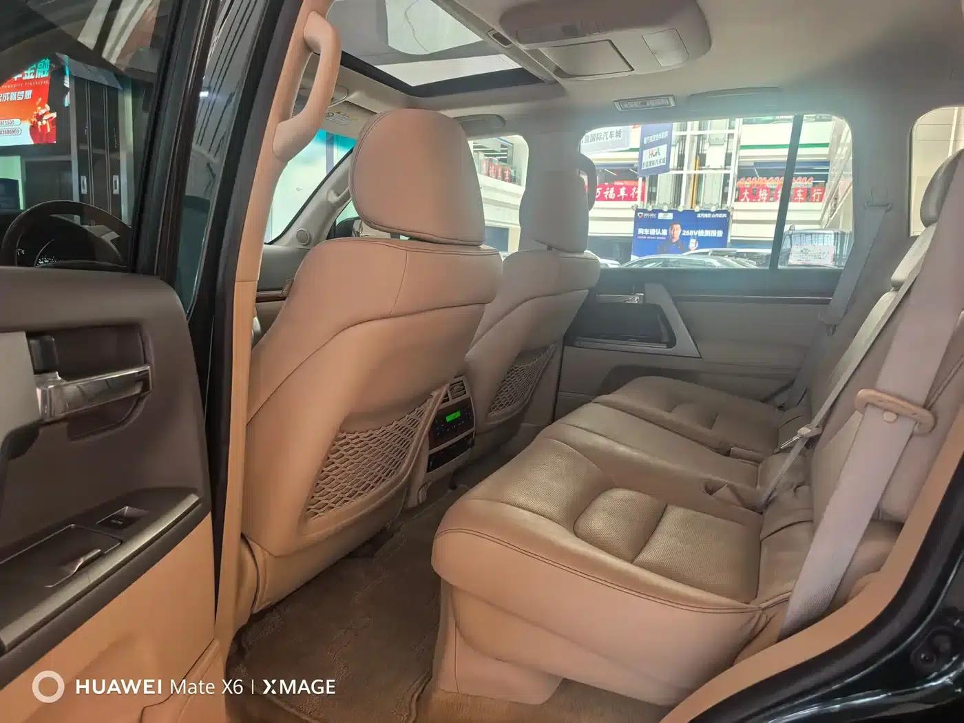 2012 Land Cruiser 4.6L Automatic VX-R — миниатюра 12