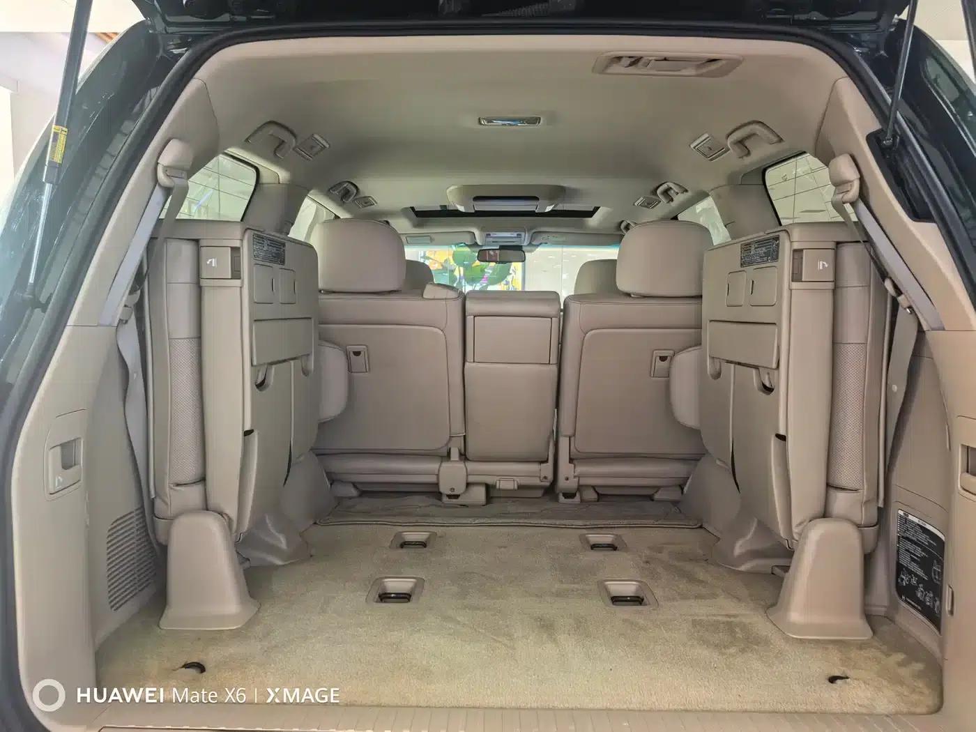 2012 Land Cruiser 4.6L Automatic VX-R — миниатюра 13