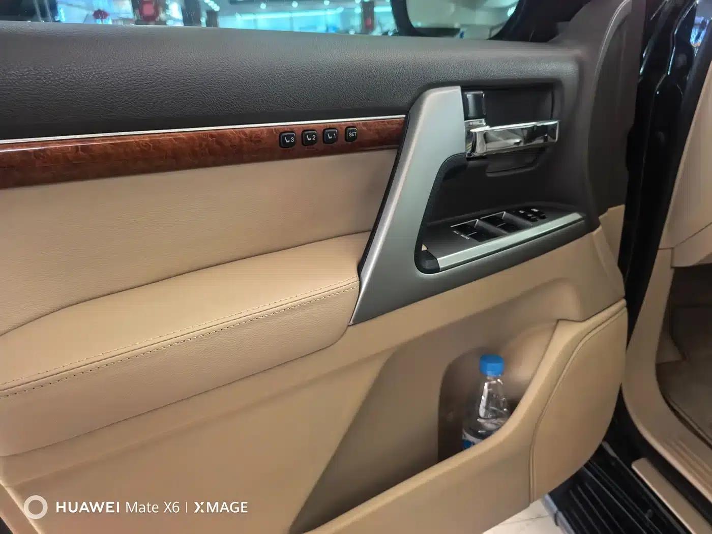 2012 Land Cruiser 4.6L Automatic VX-R — миниатюра 10