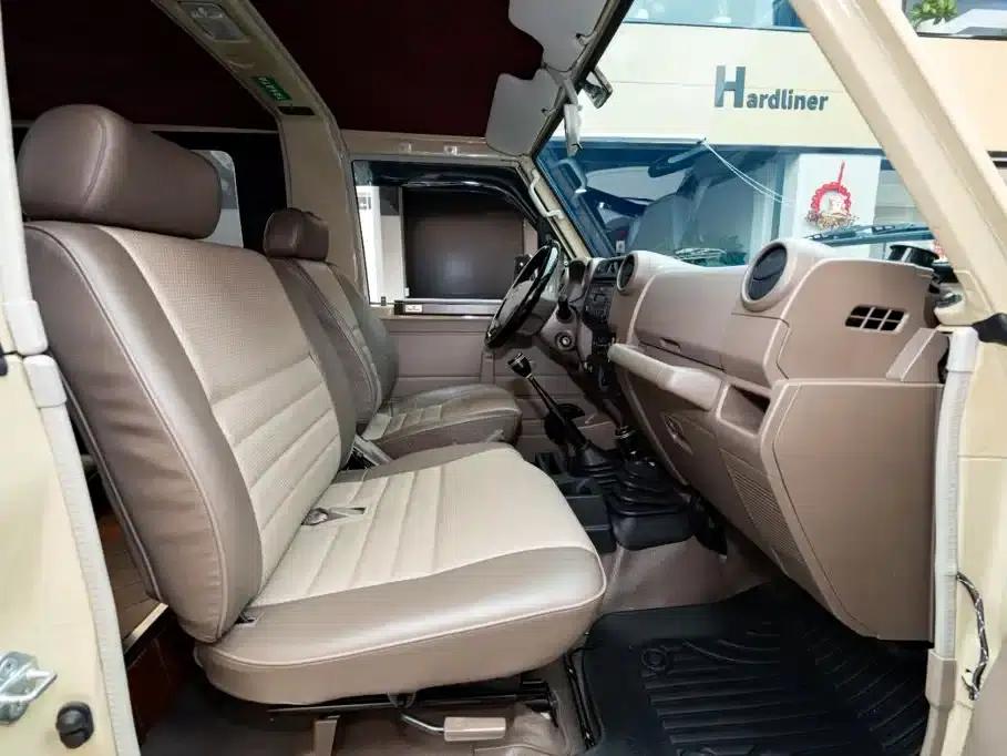Land Cruiser (Imported) LC71 2008 Model 4.0L Manual — миниатюра 8