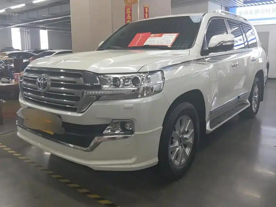 2016 Land Cruiser (Imported) 4.0L Middle East Edition — миниатюра 1