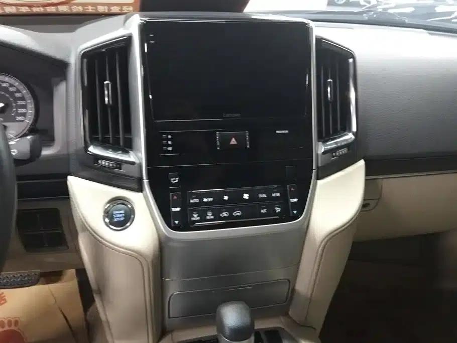 2016 Land Cruiser (Imported) 4.0L Middle East Edition — миниатюра 13