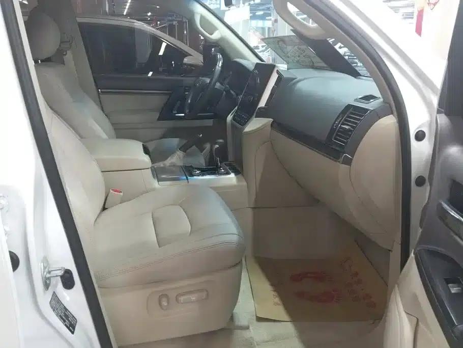 2016 Land Cruiser (Imported) 4.0L Middle East Edition — миниатюра 8