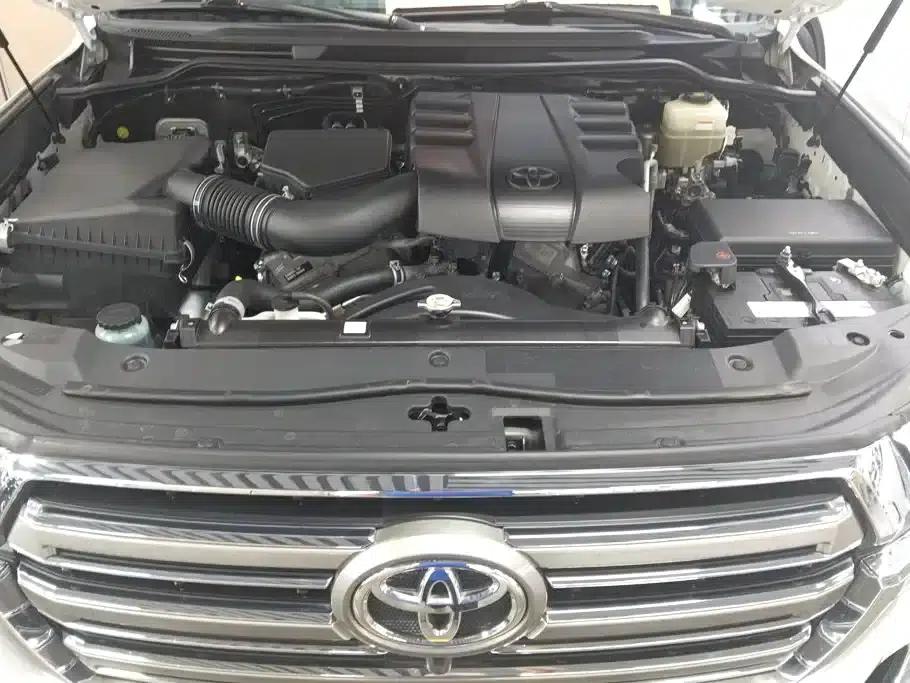 2016 Land Cruiser (Imported) 4.0L Middle East Edition — миниатюра 10