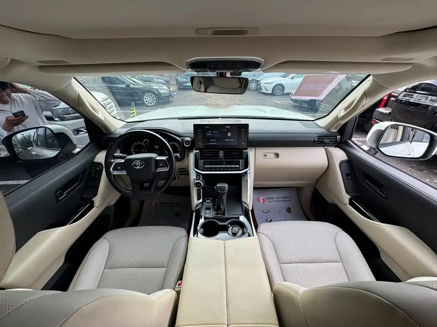 2023 Land Cruiser (Imported) 3.5T Automatic — миниатюра 8