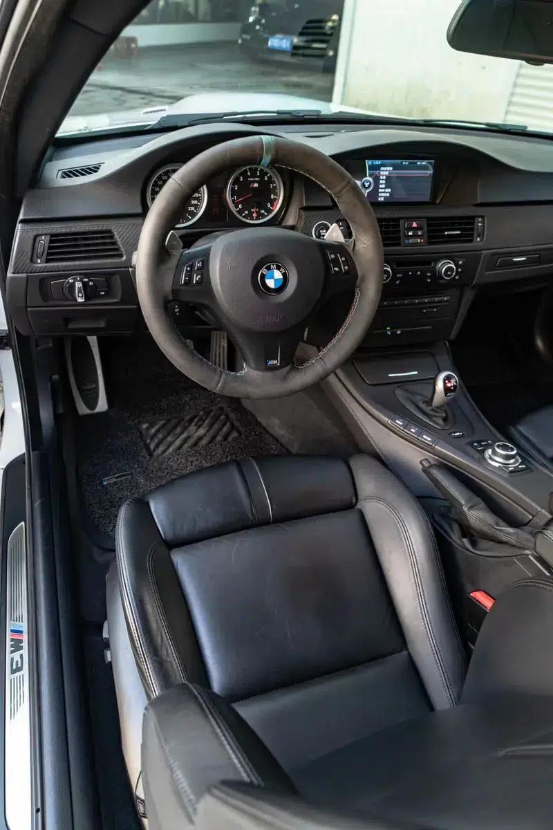 2009 BMW M3 Coupe — миниатюра 11