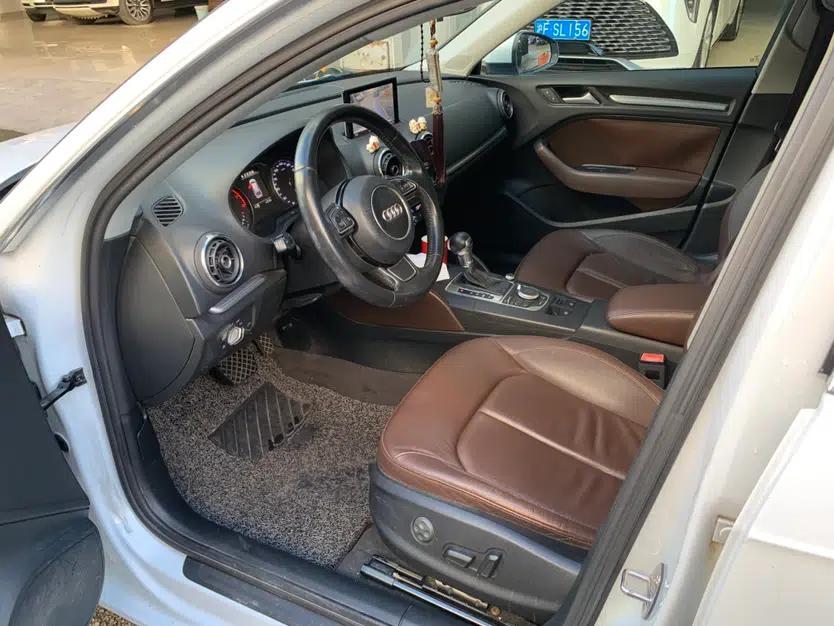 Audi A3 2015 Sportback 40 TFSI Automatic Comfort Model — миниатюра 13