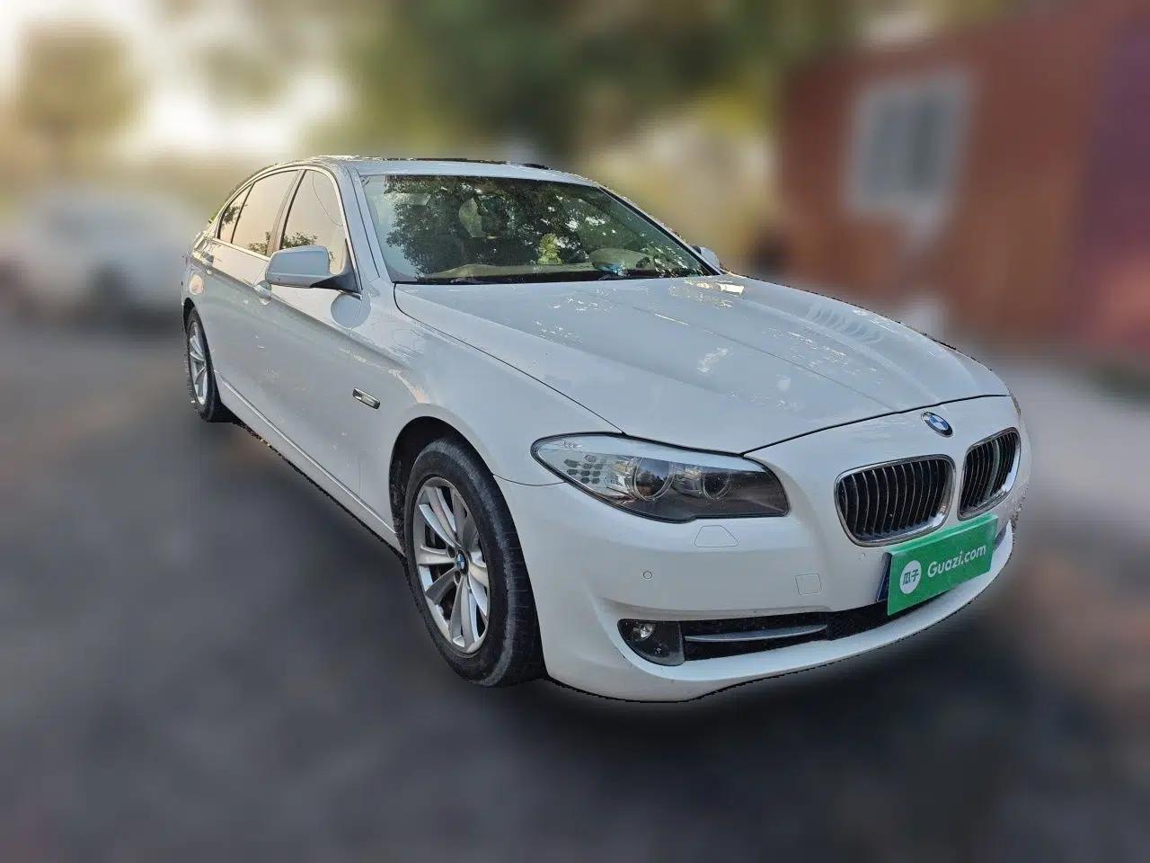 BMW 5 Series 2012 523Li Luxury Model — миниатюра 3