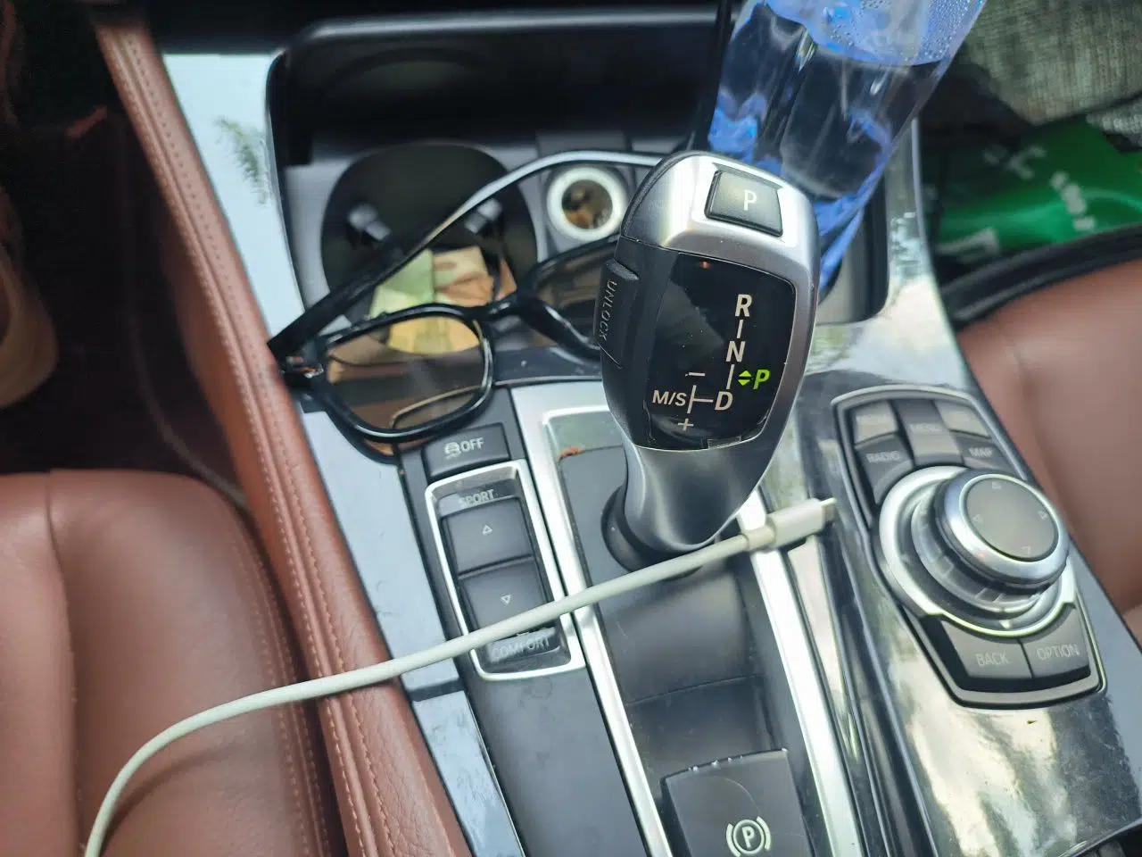 BMW 5 Series 2014 520i Elegant Edition — миниатюра 14