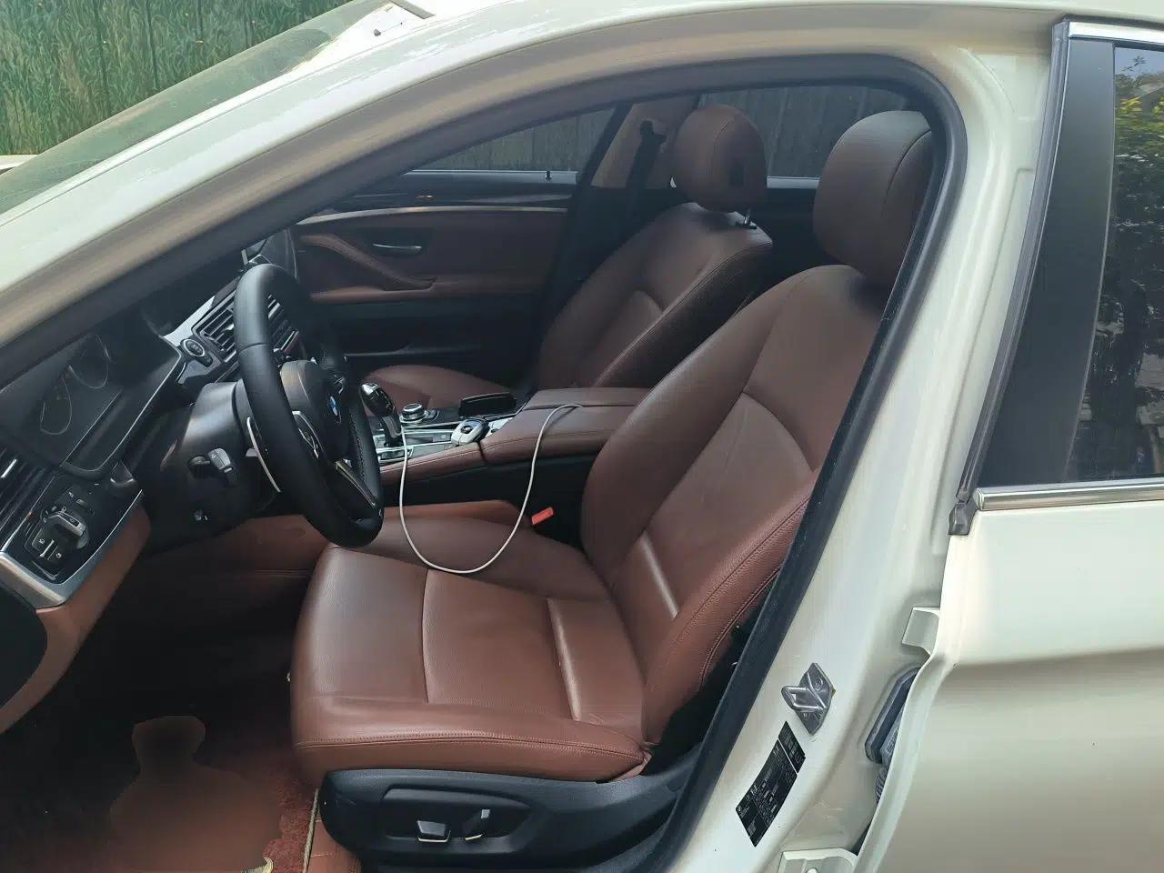 BMW 5 Series 2014 520i Elegant Edition — миниатюра 15