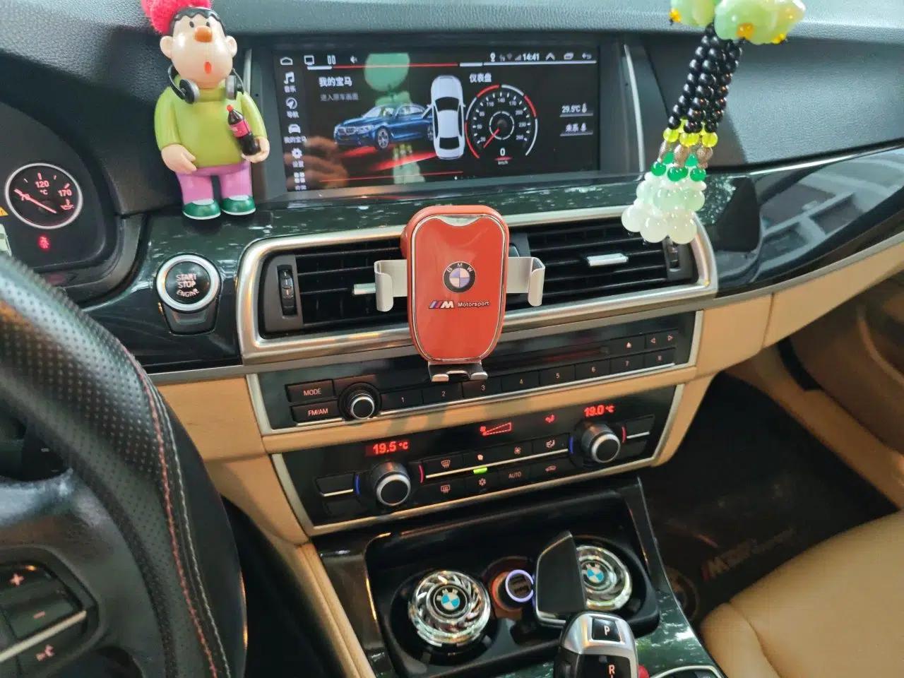 BMW 5 Series 2012 520Li Elegant Edition — миниатюра 13
