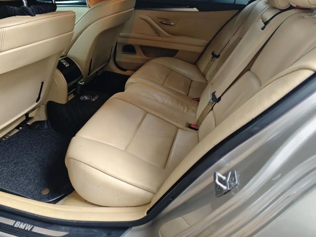BMW 5 Series 2012 520Li Elegant Edition — миниатюра 17