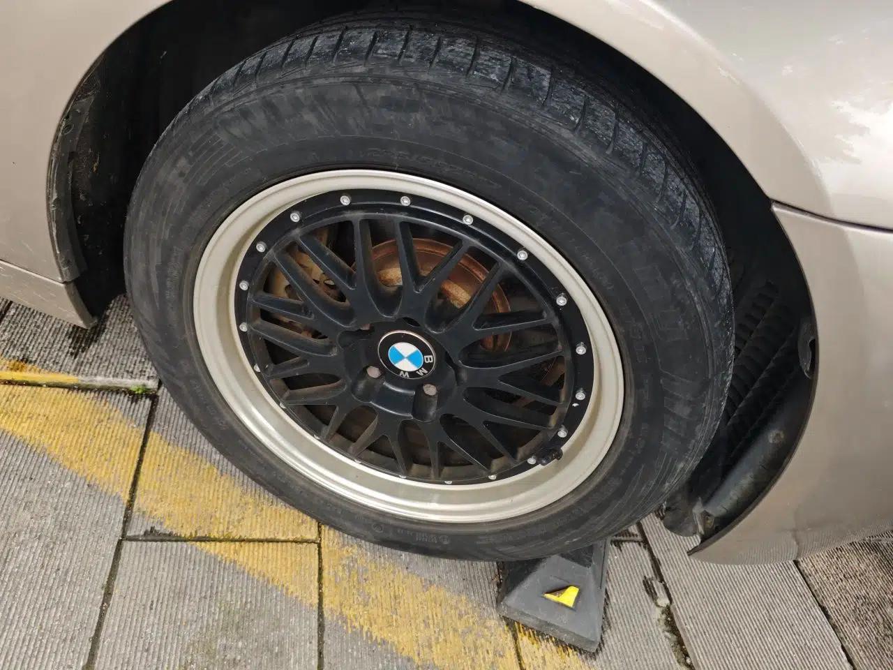BMW 5 Series 2012 520Li Elegant Edition — миниатюра 8