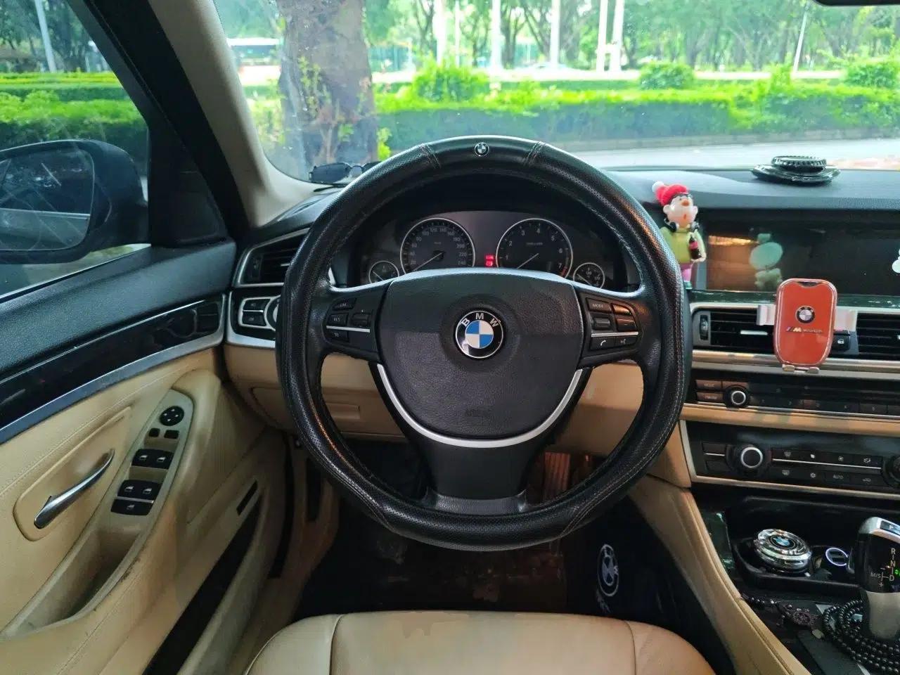 BMW 5 Series 2012 520Li Elegant Edition — миниатюра 10