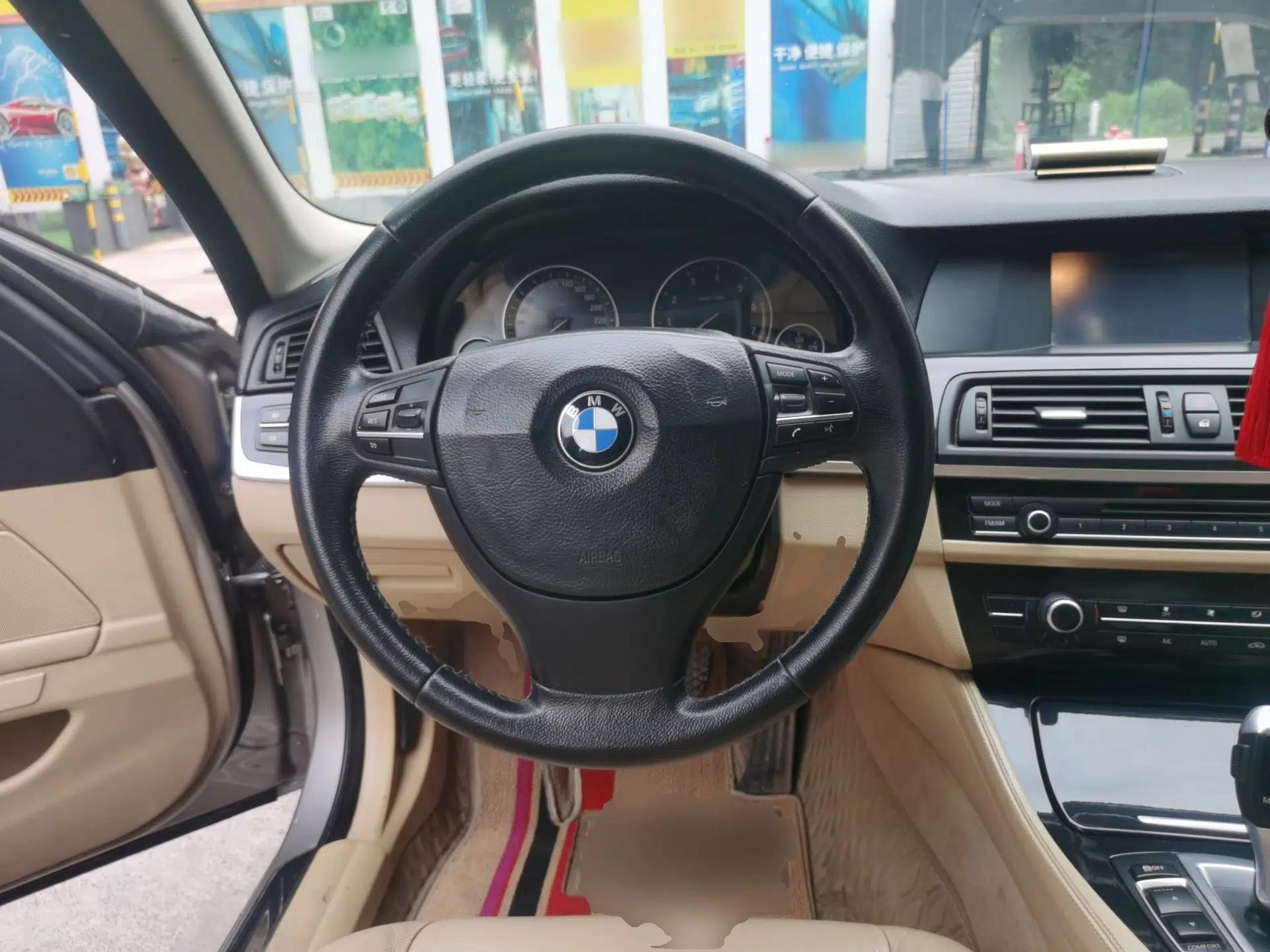 BMW 5 Series 2013 520Li Elegant Edition — миниатюра 10