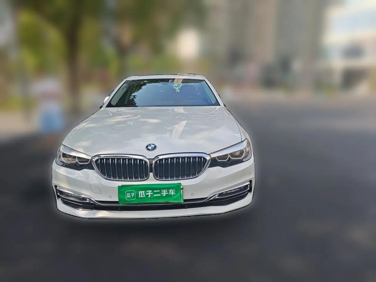 BMW 5 Series New Energy 2018 530Le Luxury Package — миниатюра 2