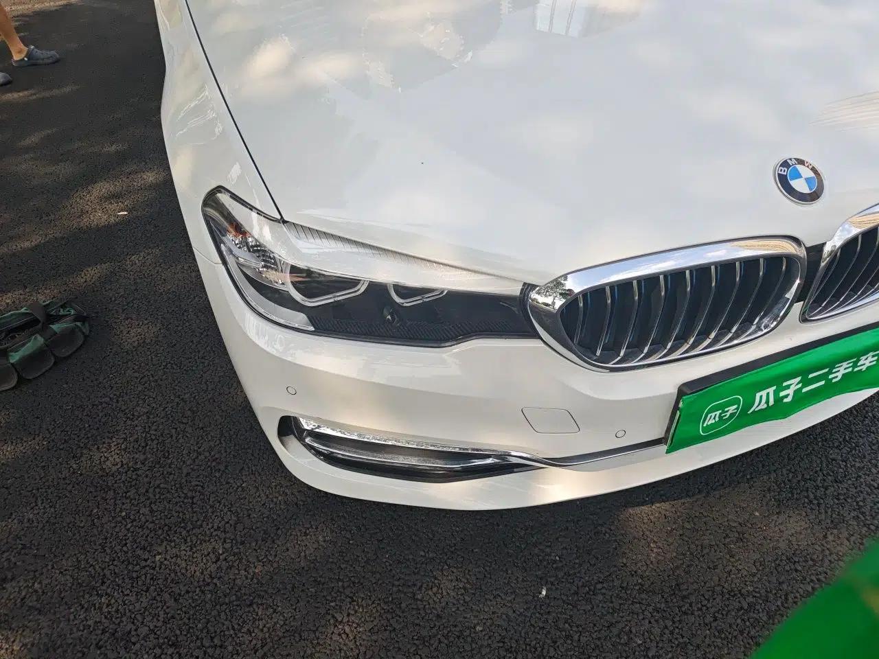 BMW 5 Series New Energy 2018 530Le Luxury Package — миниатюра 7