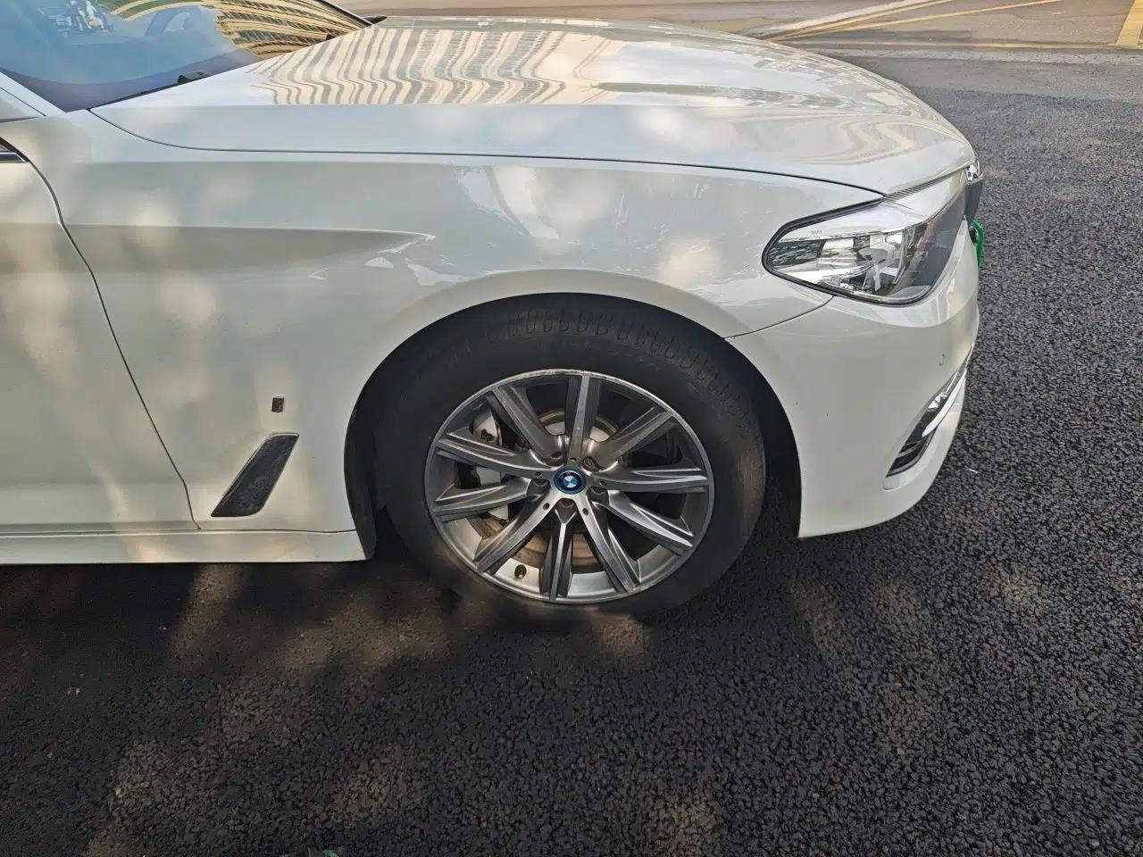BMW 5 Series New Energy 2018 530Le Luxury Package — миниатюра 8