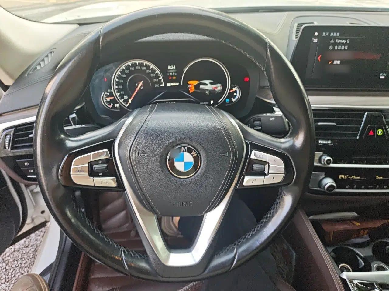 BMW 5 Series New Energy 2018 530Le Luxury Package — миниатюра 10