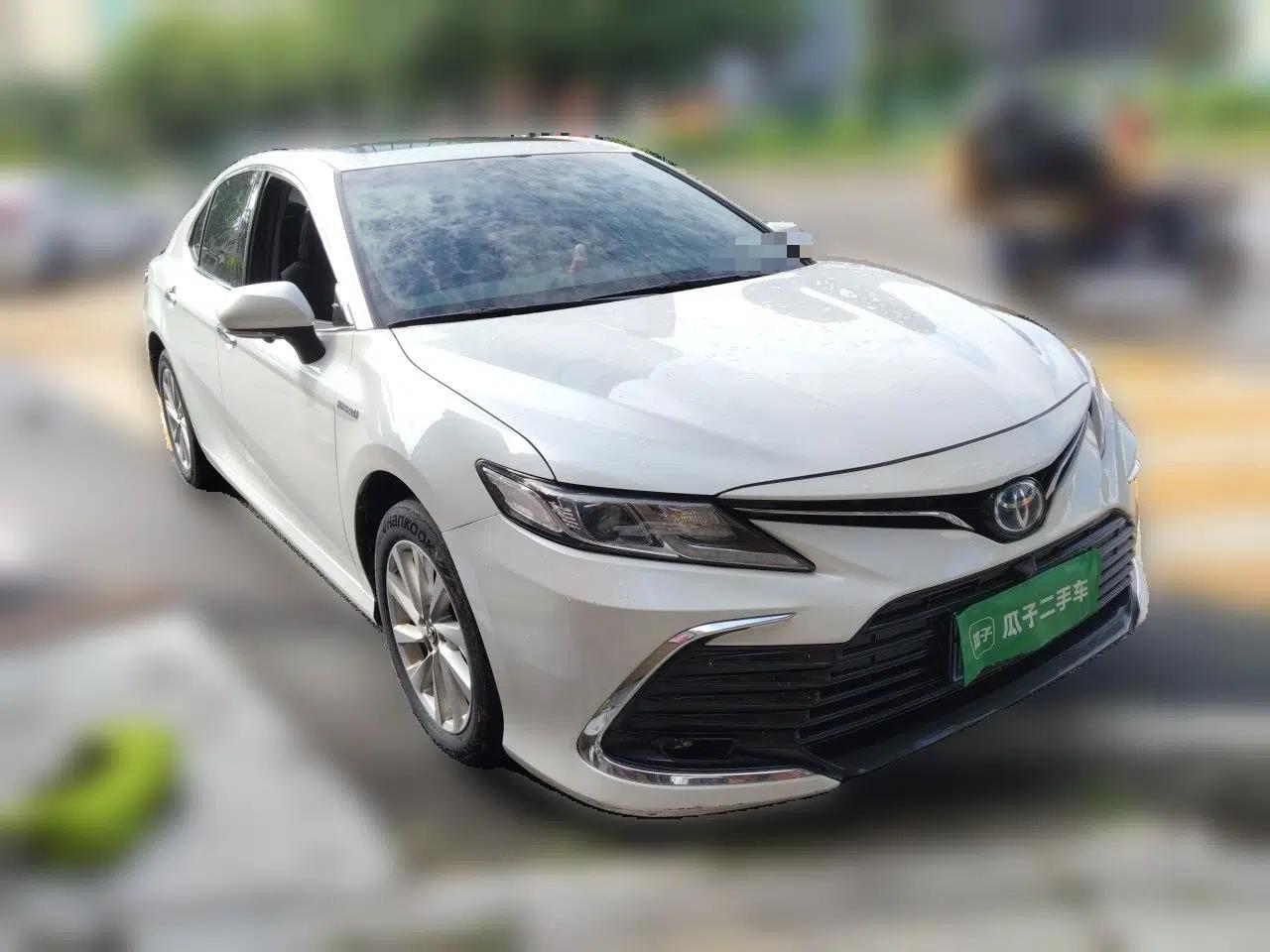 Toyota Camry 2023 Dual-Motor 2.5 HGVP Leading Edition — миниатюра 3