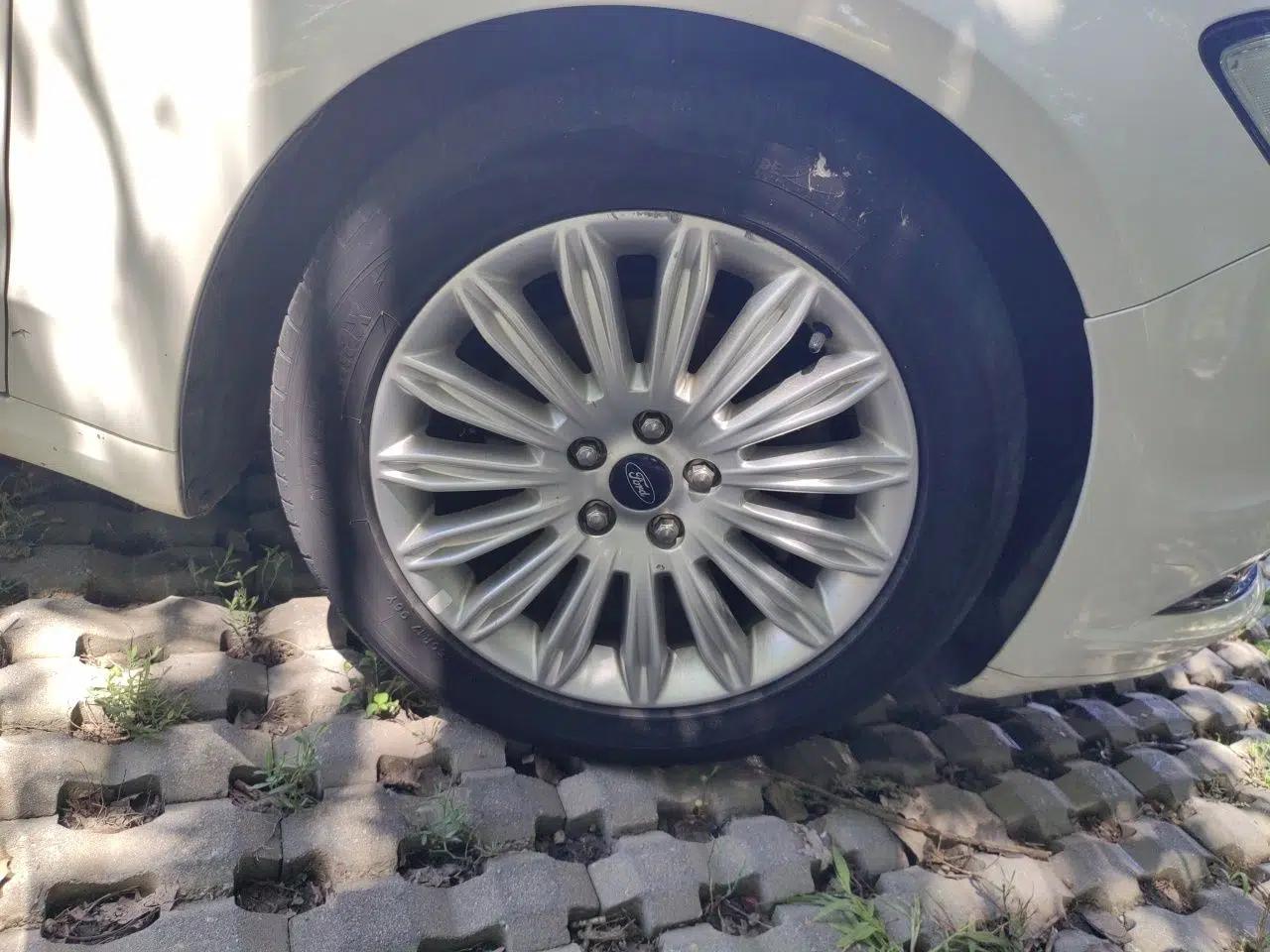 Ford Mondeo 2013 2.0L GTDi 200 Fashion Edition — миниатюра 8