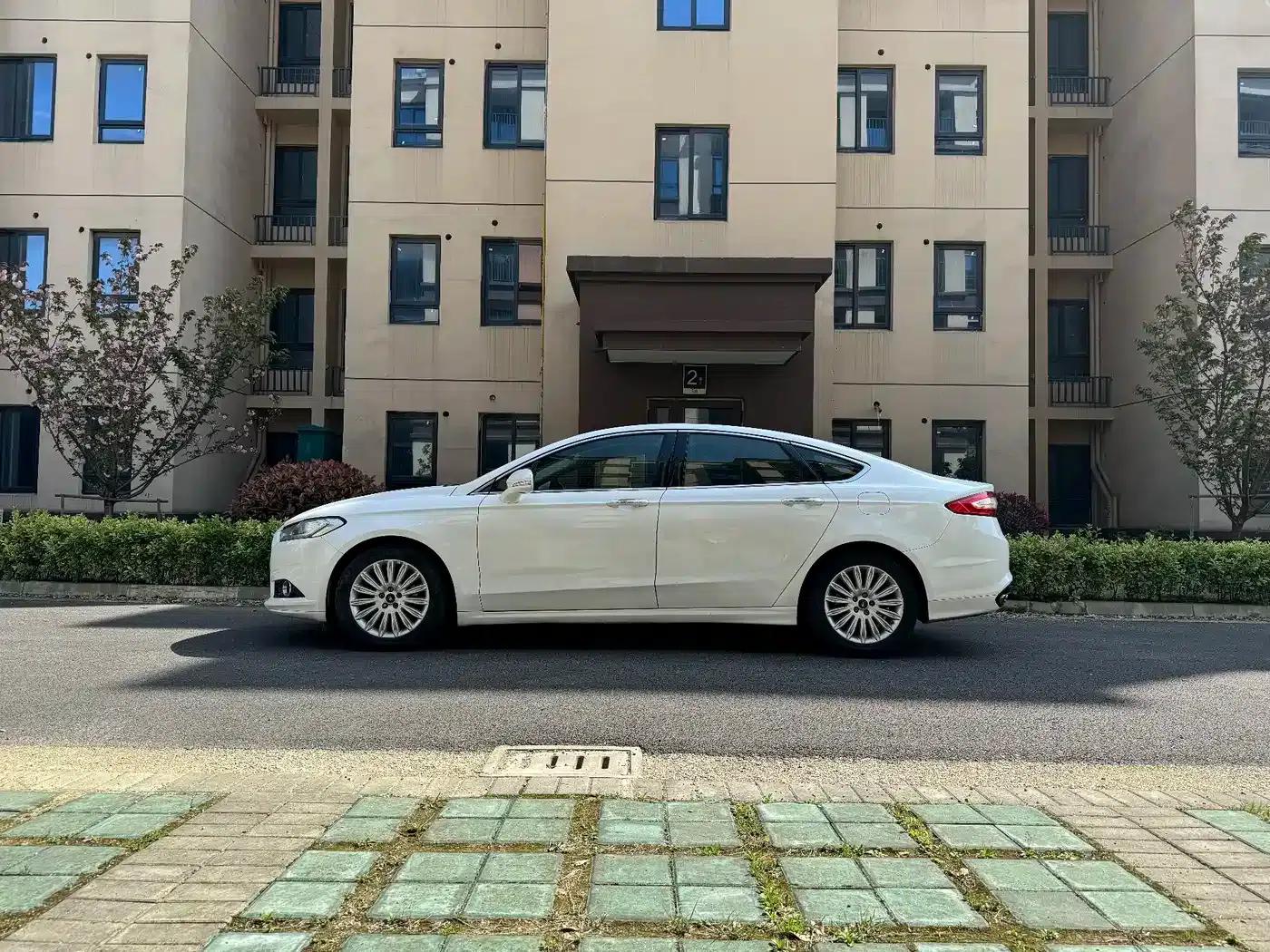 2013 Ford Mondeo 2.0L GTDi200 Fashion Edition — миниатюра 5