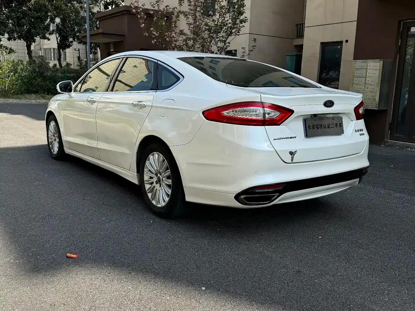 2013 Ford Mondeo 2.0L GTDi200 Fashion Edition — миниатюра 8