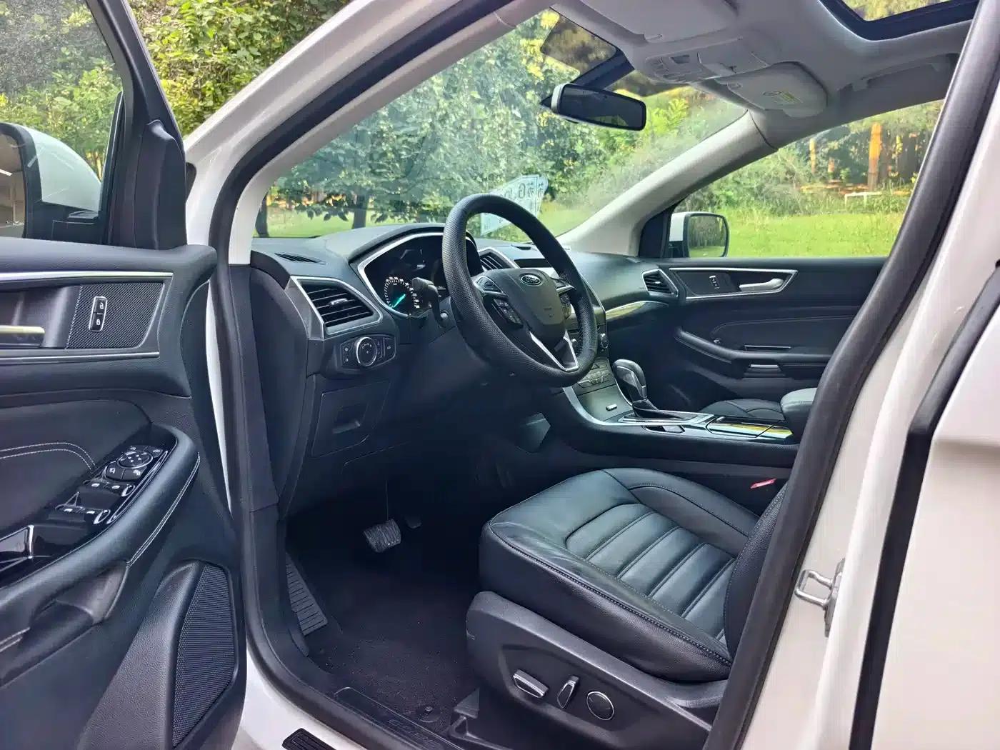 Edge 2015 2.0T GTDi 2WD Luxury Edition — миниатюра 4