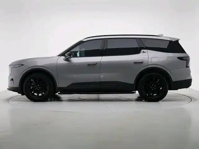 2023 Ford Edge L 2.0T EcoBoost E Hybrid 2WD 7-Seat Fashion Edition — миниатюра 5