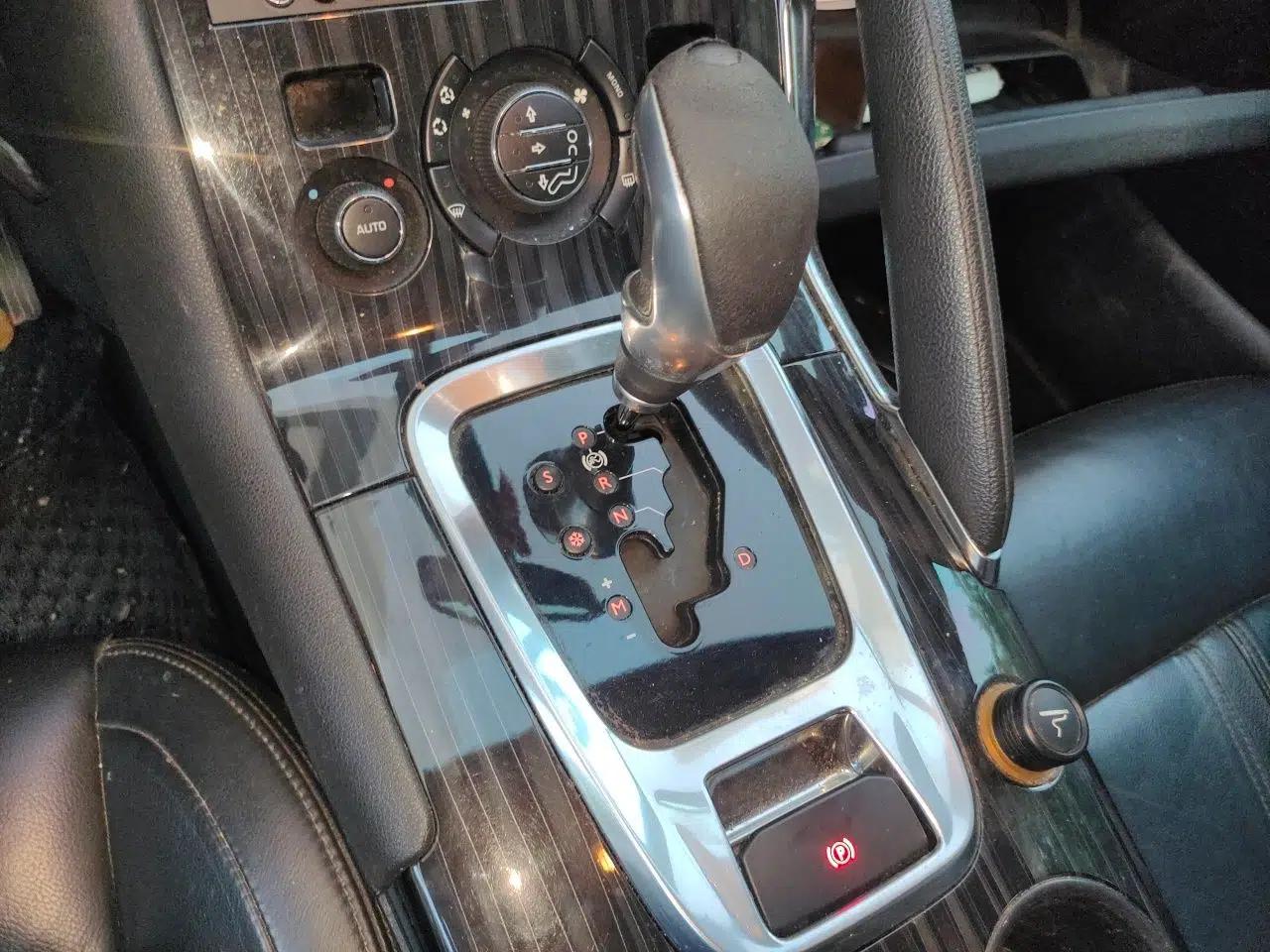Peugeot 3008 2013 1.6THP Automatic Prestige Edition — миниатюра 14