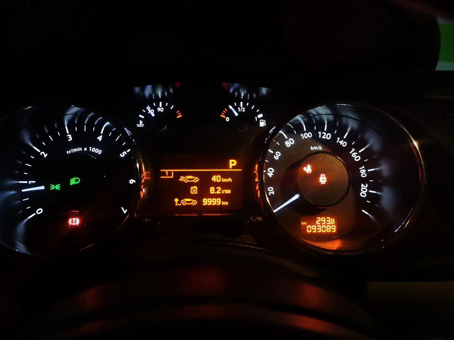 Peugeot 3008 2013 2.0L Automatic Trend Edition — миниатюра 11