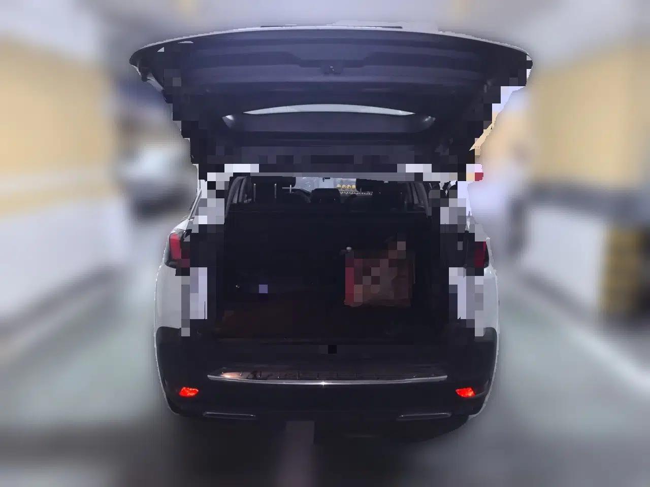 Peugeot 5008 2019 380THP 5-Seater Elite Edition — миниатюра 19