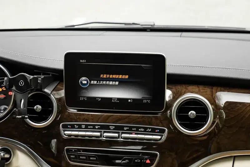 Mercedes-Benz V-Class 2017 V 260 L Premium Extended Edition — миниатюра 7