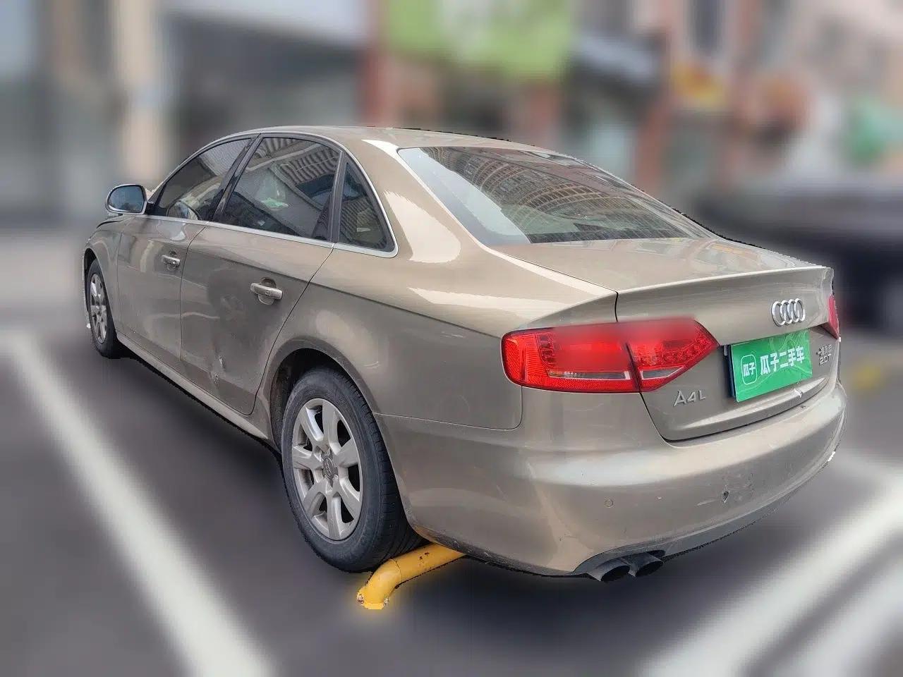 Audi A4L 2011 2.0 TFSI Standard Model — миниатюра 4