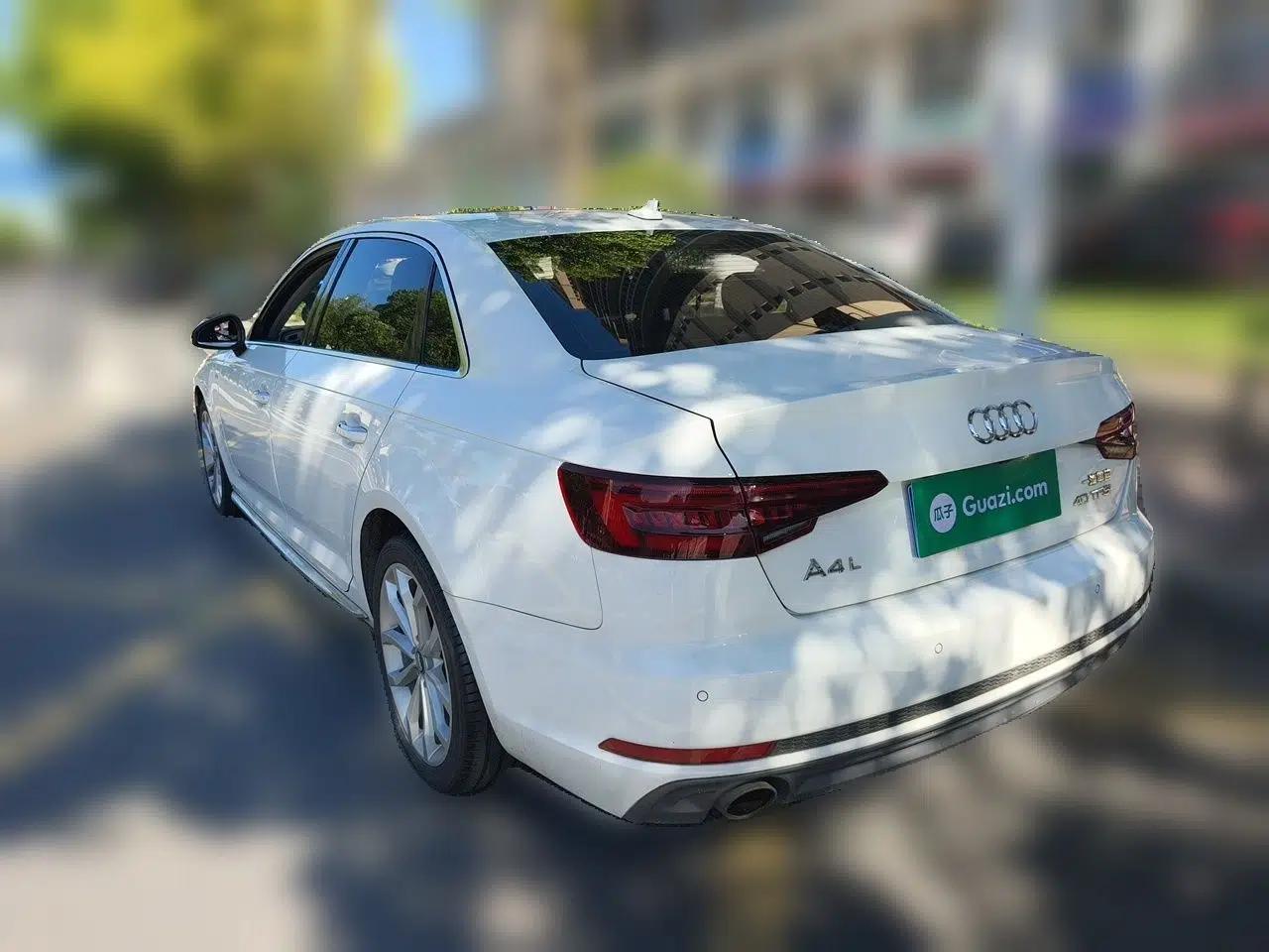 Audi A4L 2018 30th Anniversary Edition 40 TFSI Fashion Model — миниатюра 4