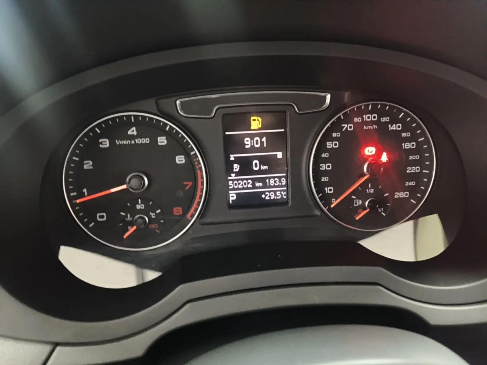 Audi Q3 2016 30 TFSI Standard Model — миниатюра 14