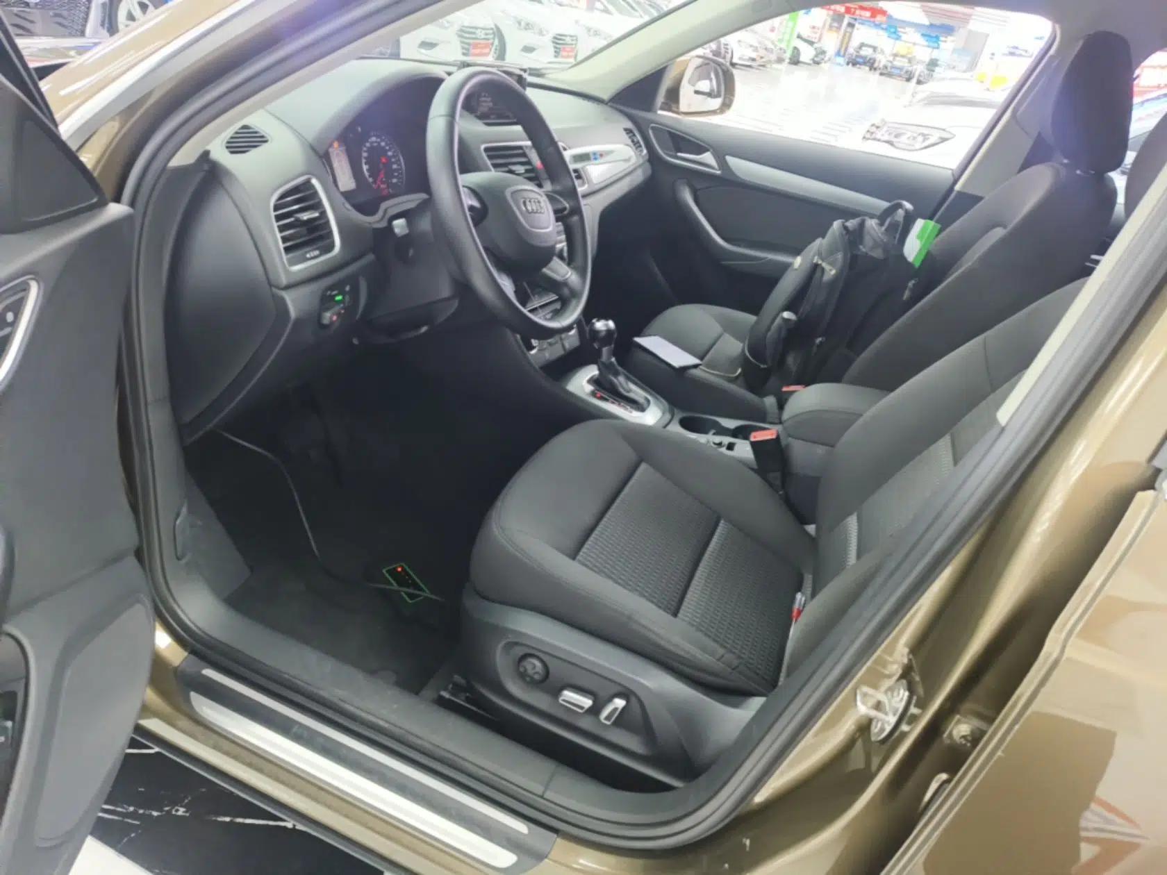 Audi Q3 2016 30 TFSI Standard Model — миниатюра 17