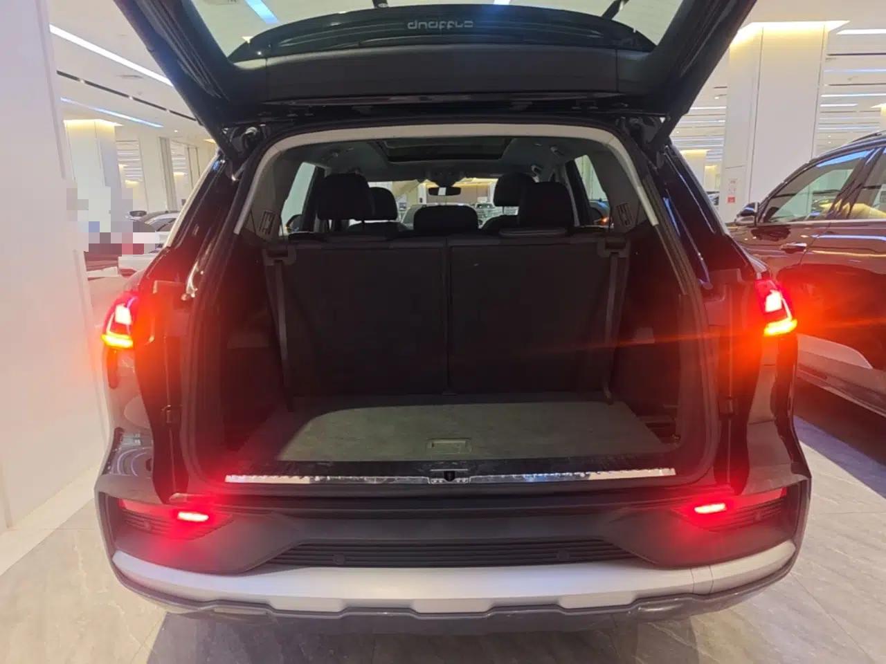 Audi Q6 2024 40 TFSI quattro Guanyun Edition Yulin Package 7 Seats — миниатюра 22