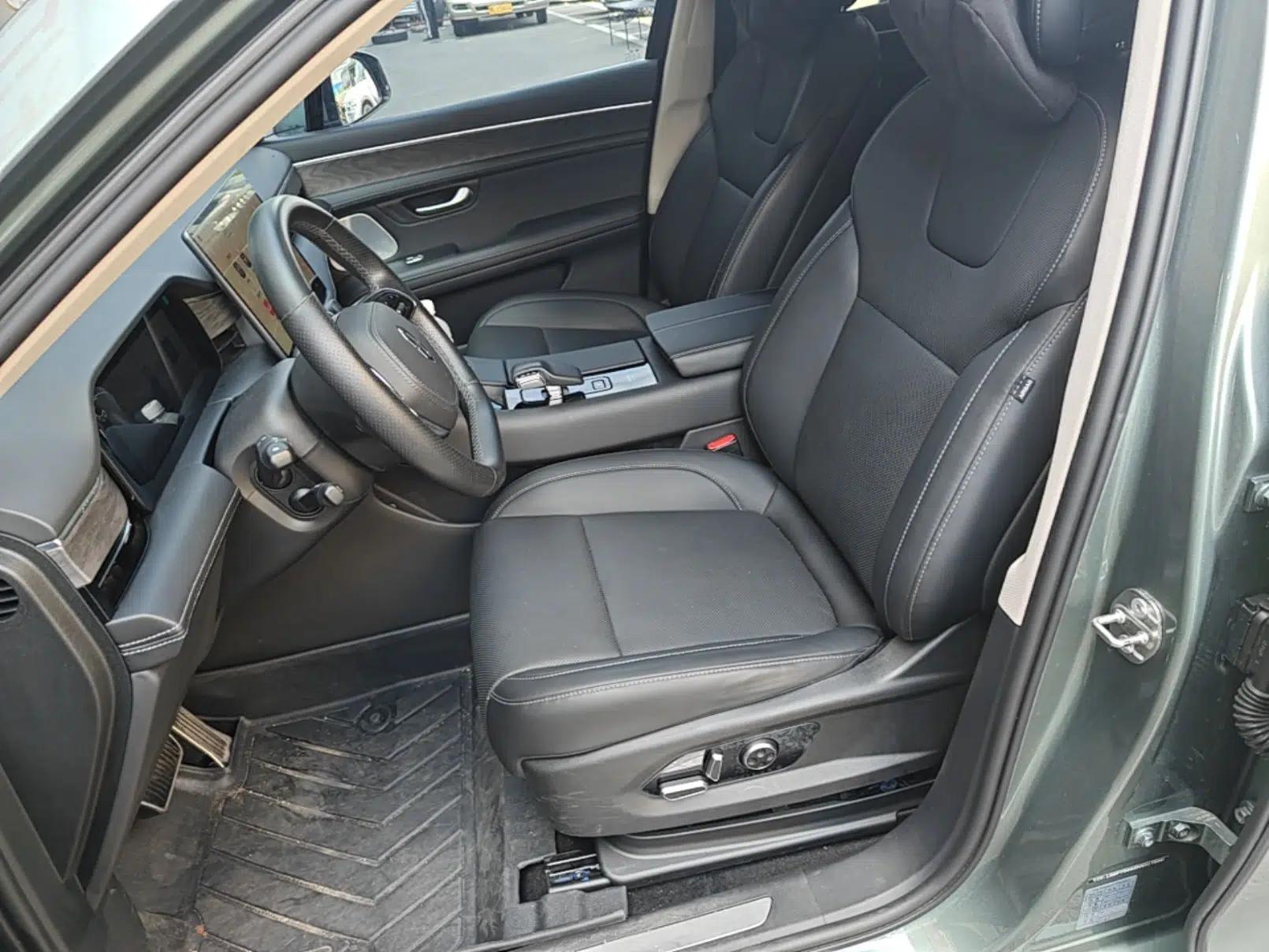 Hima AITO M5 2022 Extended-Range Four-Wheel Drive Ultimate Edition — миниатюра 17